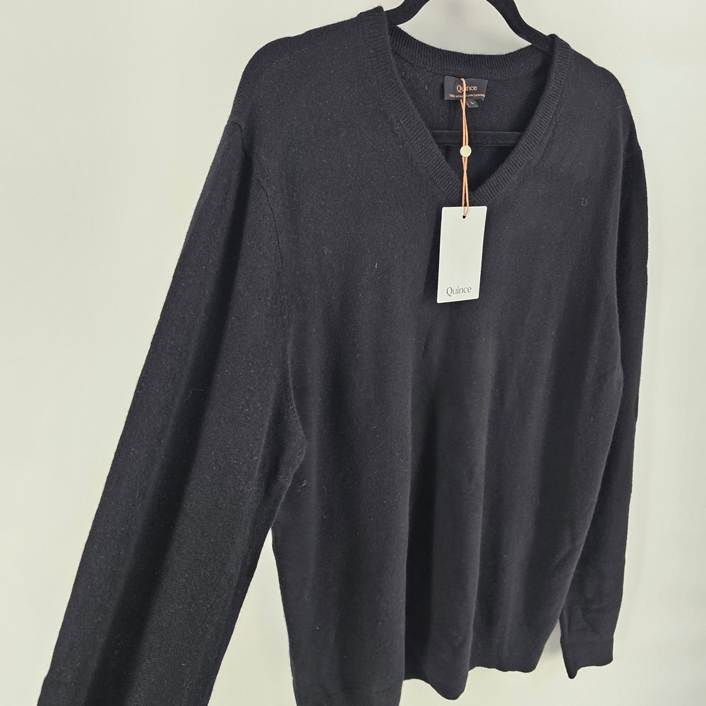 Quince 100% Mongolian Cashmere V-Neck Sweater Mens Large Black Quiet Luxury NWT - Picture 4 of 7